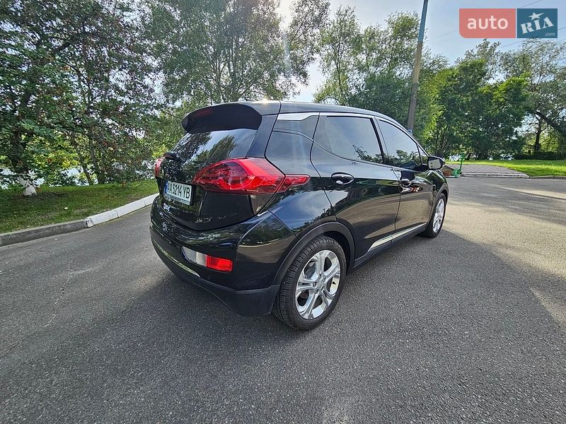 Хэтчбек Chevrolet Bolt EV 2019 в Киеве