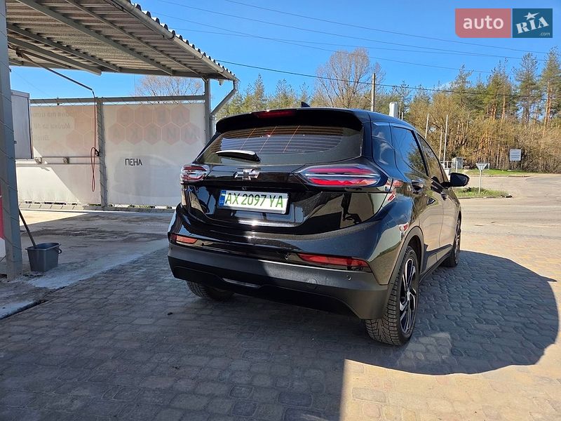 Хэтчбек Chevrolet Bolt EV 2023 в Змиеве
