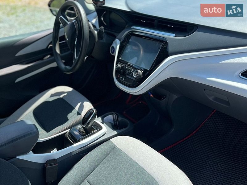 Хэтчбек Chevrolet Bolt EV 2018 в Дрогобыче