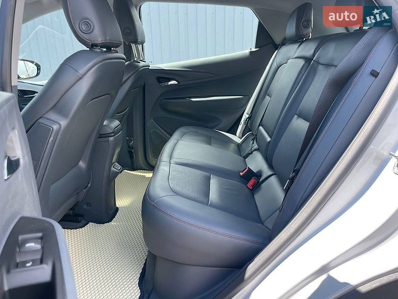 Хэтчбек Chevrolet Bolt EV 2020 в Киеве