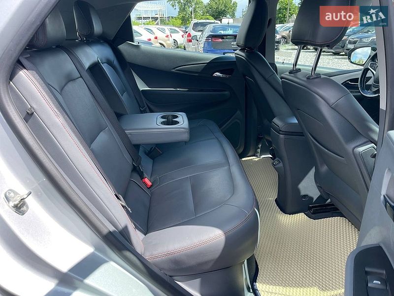 Хэтчбек Chevrolet Bolt EV 2020 в Киеве