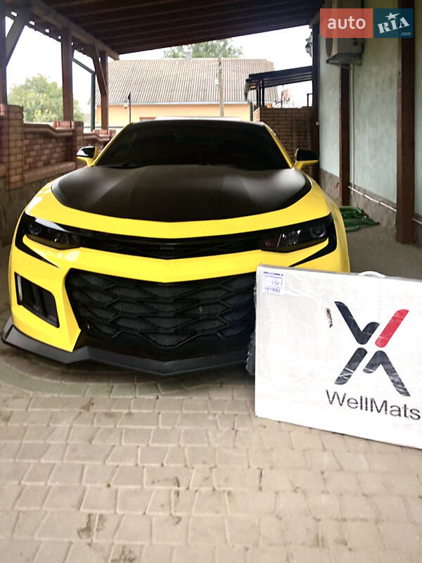 Купе Chevrolet Camaro 2017 в Заставній