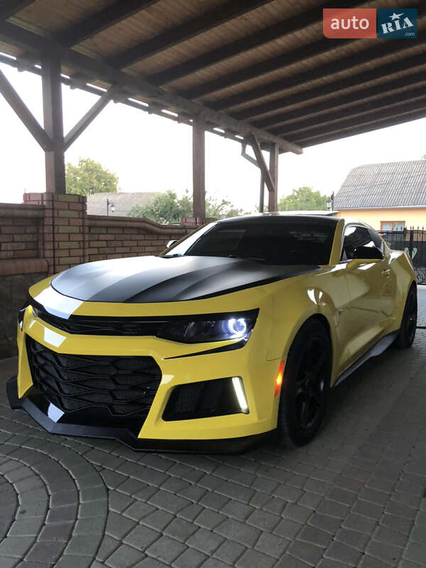 Купе Chevrolet Camaro 2017 в Заставній
