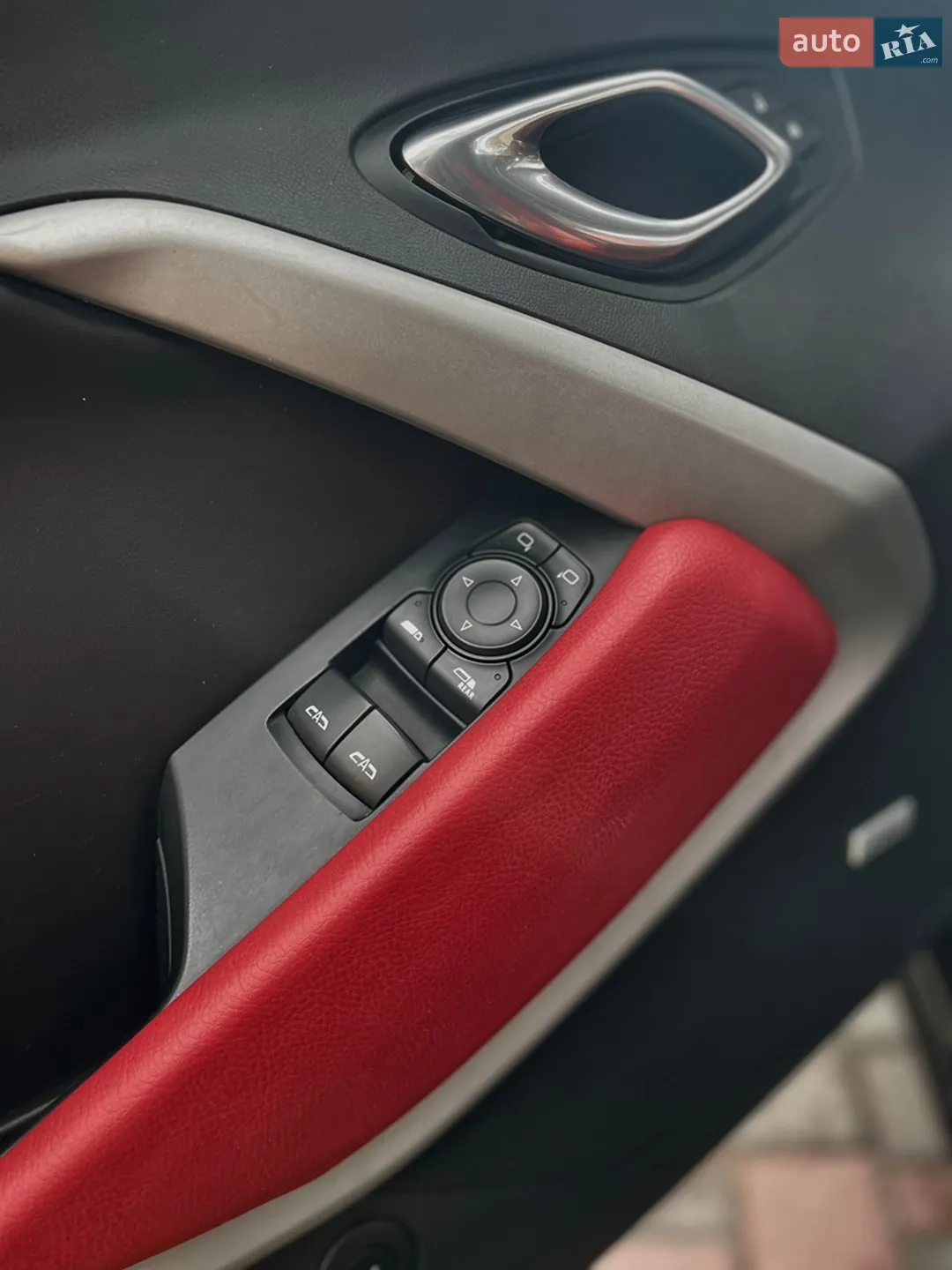 2018 Chevrolet Camaro - мініатюра 32