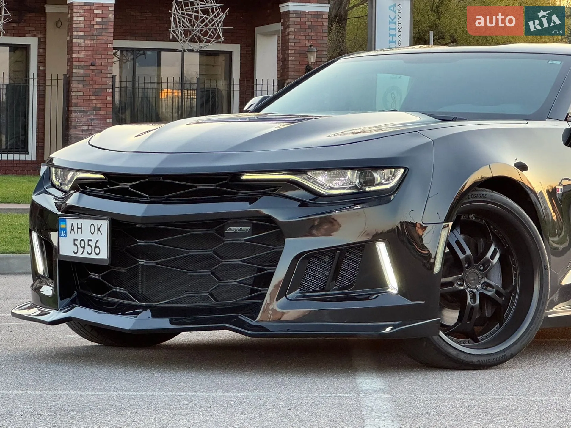 2018 Chevrolet Camaro - мініатюра 2