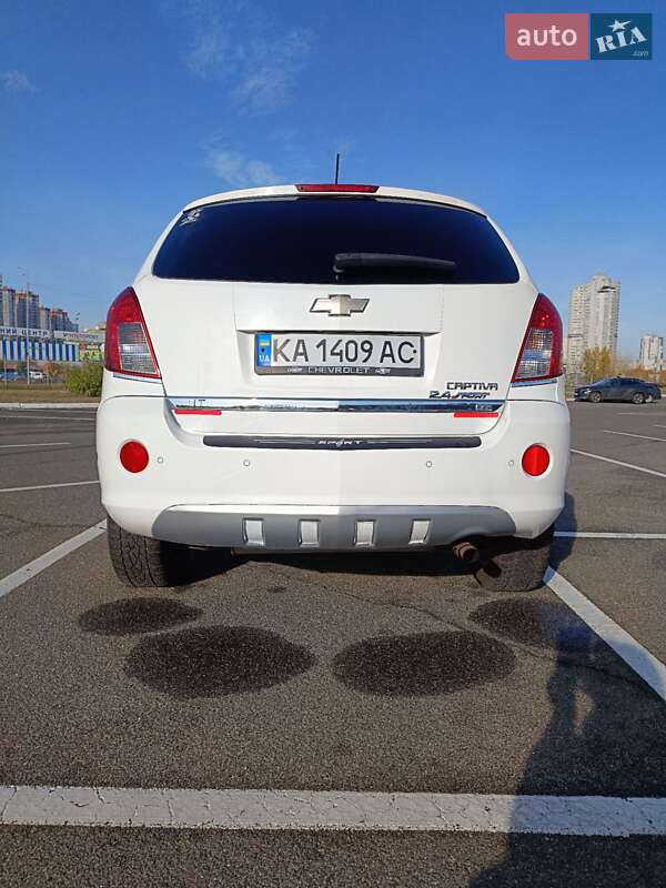 Позашляховик / Кросовер Chevrolet Captiva Sport 2014 в Києві