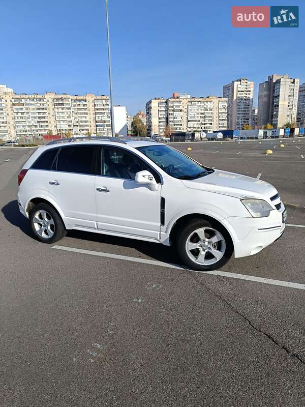 Позашляховик / Кросовер Chevrolet Captiva Sport 2014 в Києві