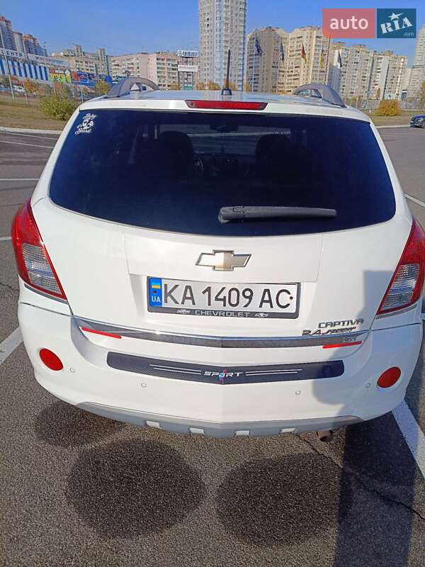Позашляховик / Кросовер Chevrolet Captiva Sport 2014 в Києві
