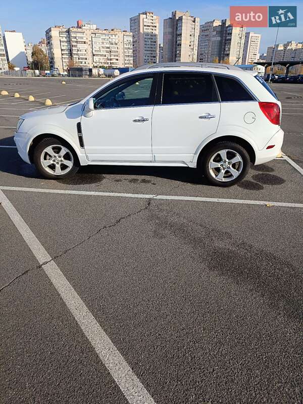 Позашляховик / Кросовер Chevrolet Captiva Sport 2014 в Києві