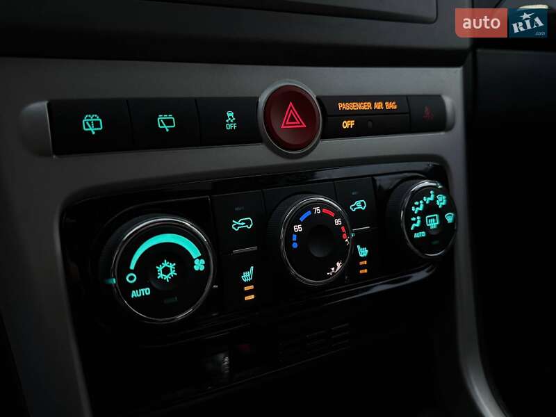 Внедорожник / Кроссовер Chevrolet Captiva Sport 2014 в Киеве