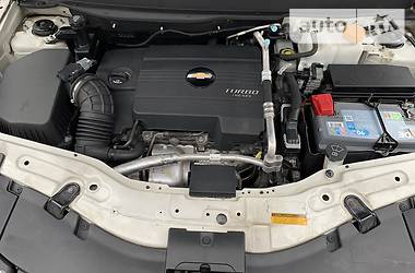 Позашляховик / Кросовер Chevrolet Captiva 2012 в 