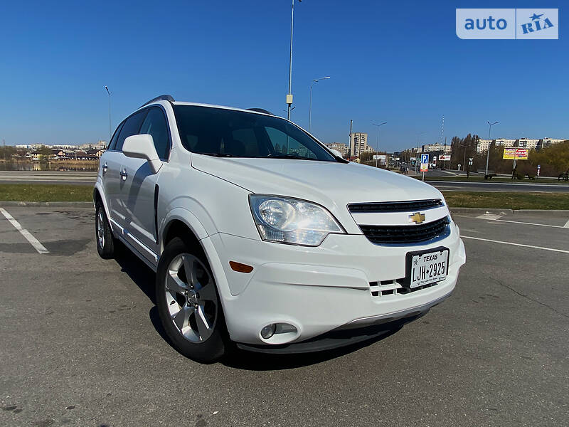 Позашляховик / Кросовер Chevrolet Captiva 2013 в 