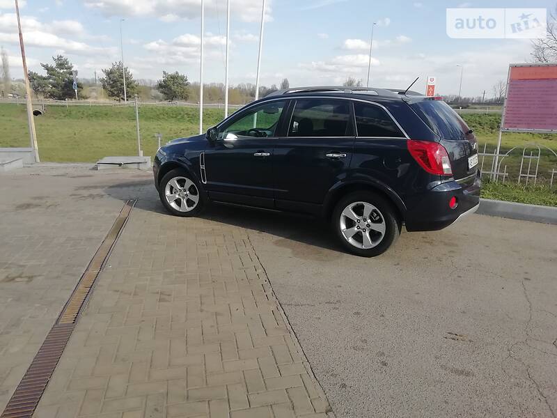 Позашляховик / Кросовер Chevrolet Captiva 2014 в 