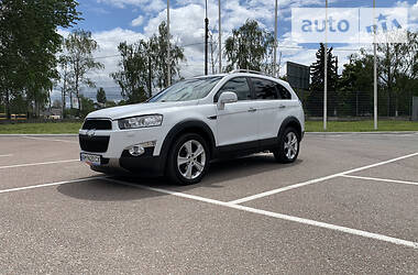 Позашляховик / Кросовер Chevrolet Captiva 2012 в 