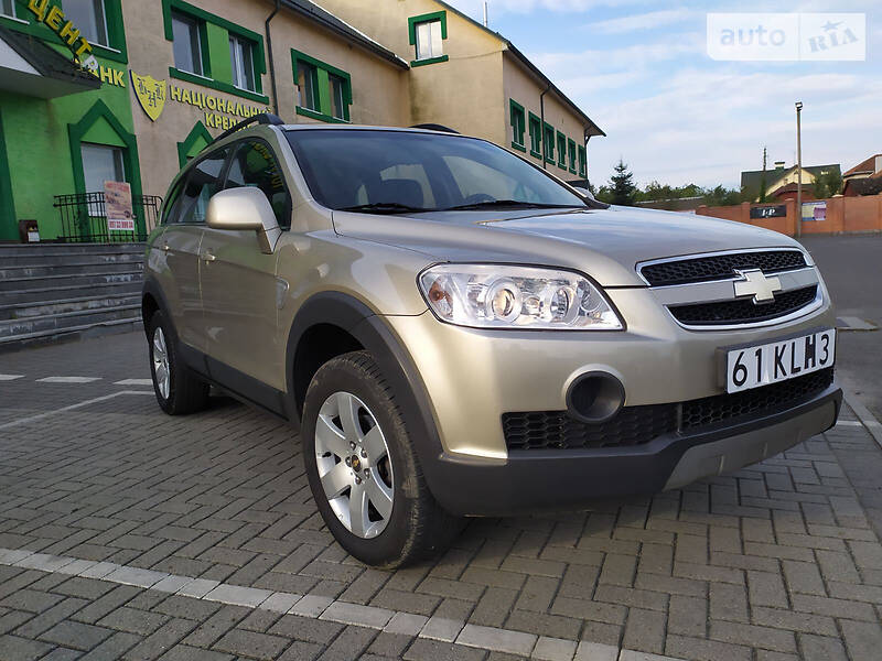 Позашляховик / Кросовер Chevrolet Captiva 2008 в 