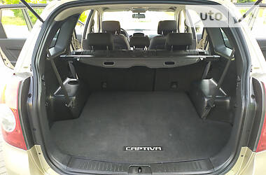 Позашляховик / Кросовер Chevrolet Captiva 2008 в 