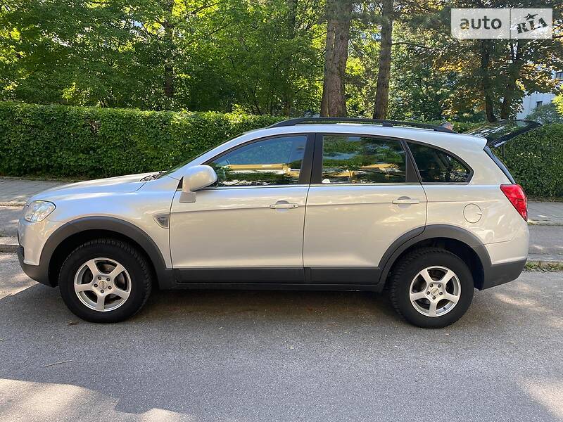 Позашляховик / Кросовер Chevrolet Captiva 2009 в Лохвиці