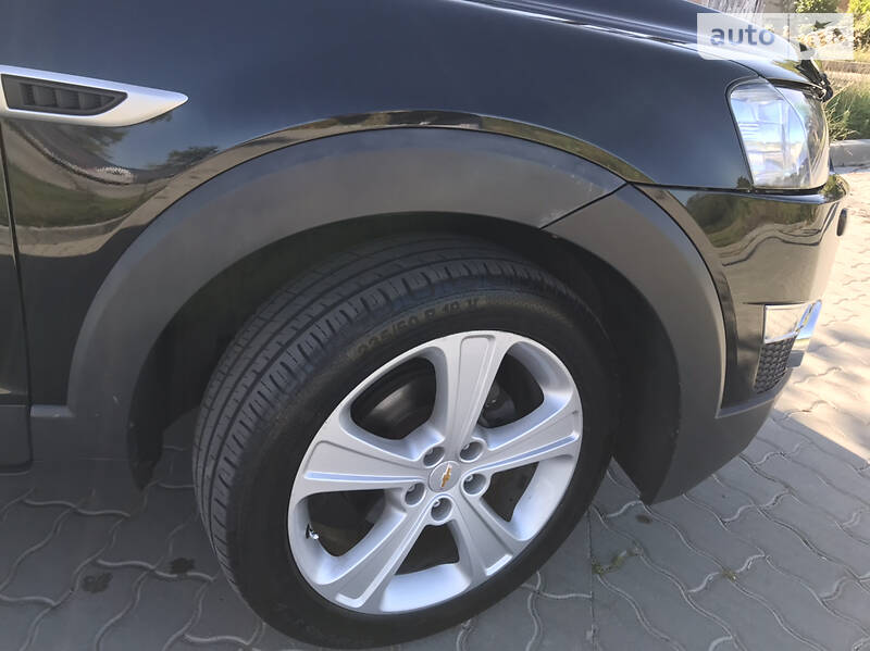 Внедорожник / Кроссовер Chevrolet Captiva 2011 в Сокале