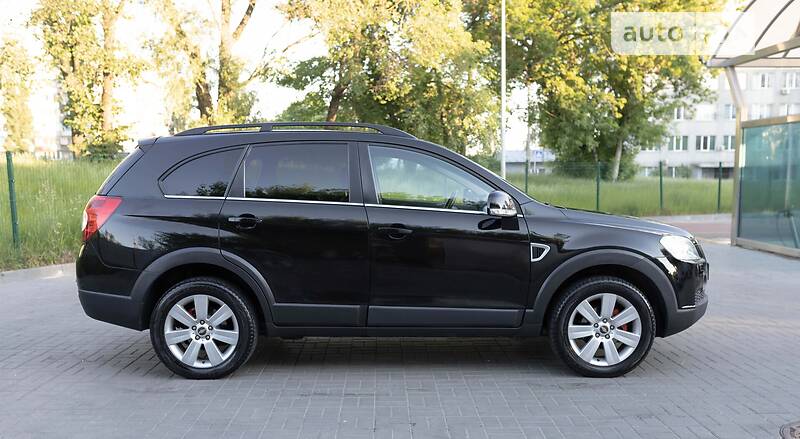 Позашляховик / Кросовер Chevrolet Captiva 2008 в Києві