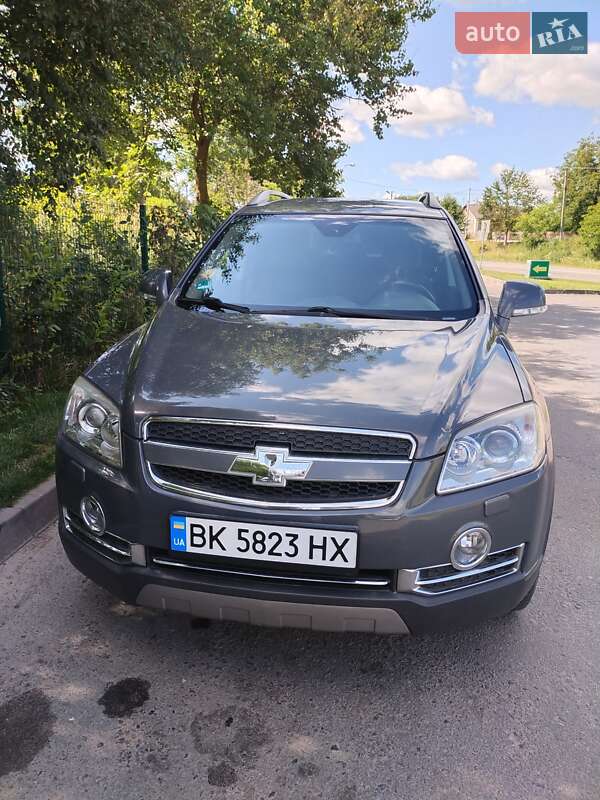 Внедорожник / Кроссовер Chevrolet Captiva 2010 в Ровно