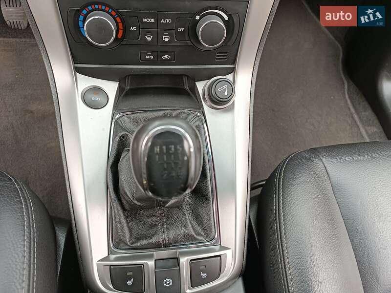 Внедорожник / Кроссовер Chevrolet Captiva 2012 в Житомире