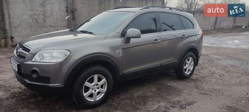 Позашляховик / Кросовер Chevrolet Captiva 2009 в 
