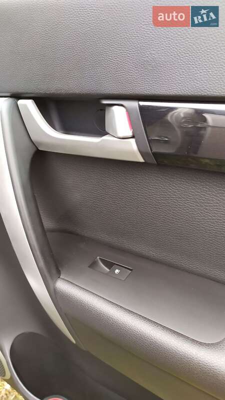 Позашляховик / Кросовер Chevrolet Captiva 2012 в Чернівцях