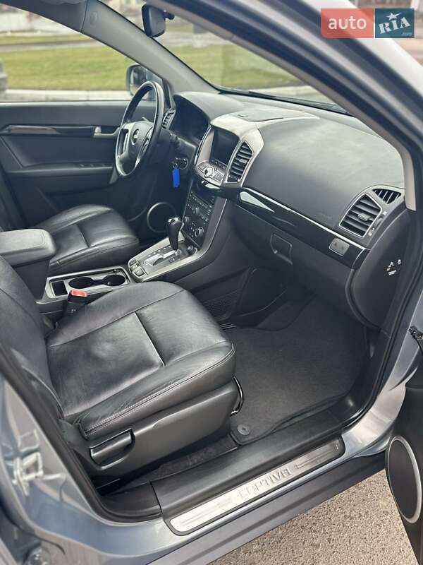 Внедорожник / Кроссовер Chevrolet Captiva 2012 в Дубно