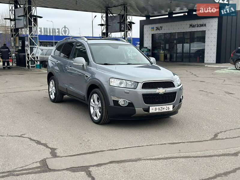Внедорожник / Кроссовер Chevrolet Captiva 2012 в Дубно