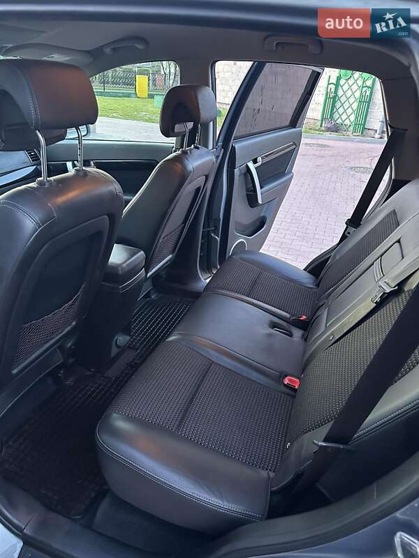 Внедорожник / Кроссовер Chevrolet Captiva 2011 в Шумске