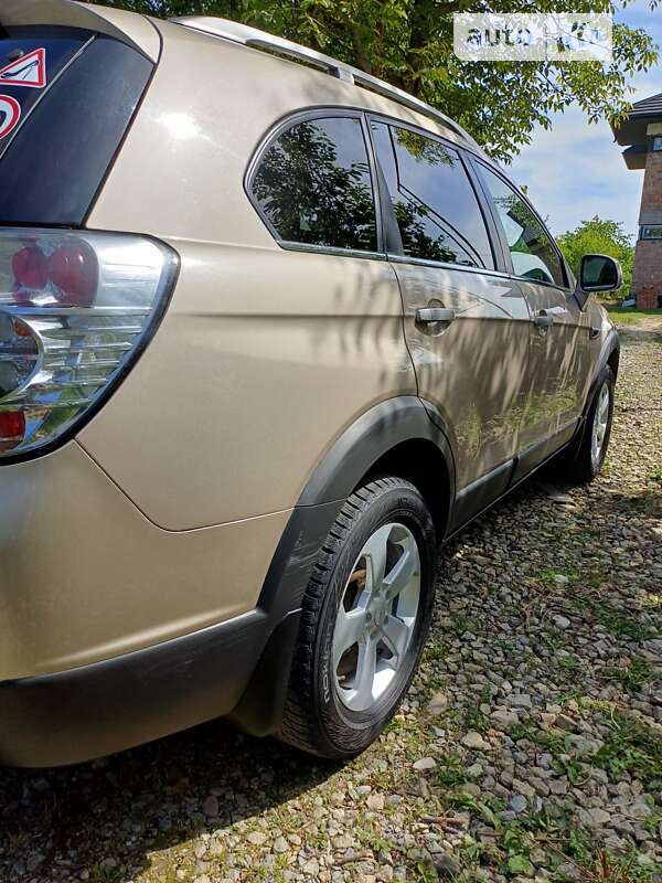 Позашляховик / Кросовер Chevrolet Captiva 2012 в Чернівцях