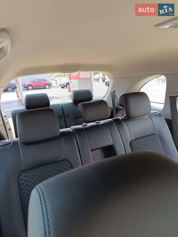 Внедорожник / Кроссовер Chevrolet Captiva 2015 в Киеве
