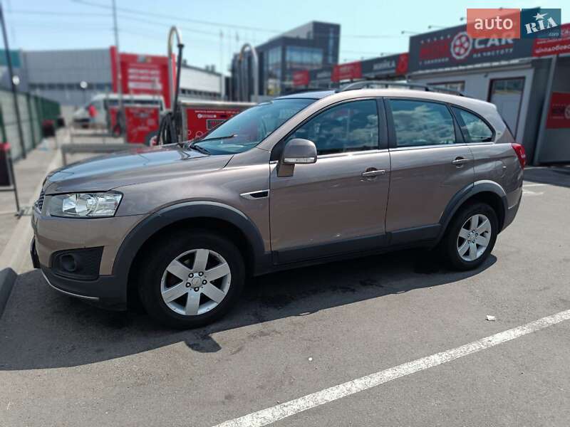 Позашляховик / Кросовер Chevrolet Captiva 2015 в Києві