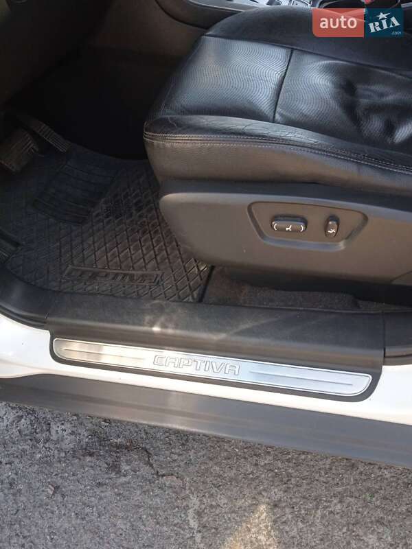 Внедорожник / Кроссовер Chevrolet Captiva 2013 в Заречном