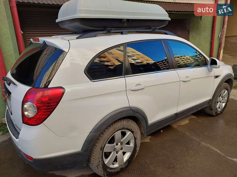 Позашляховик / Кросовер Chevrolet Captiva 2011 в Чернівцях фото 4 Позашляховик / Кросовер Chevrolet Captiva 2011 в Чернівцях