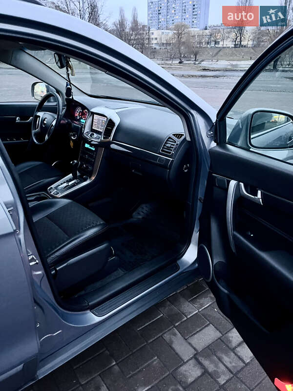 Внедорожник / Кроссовер Chevrolet Captiva 2013 в Киеве