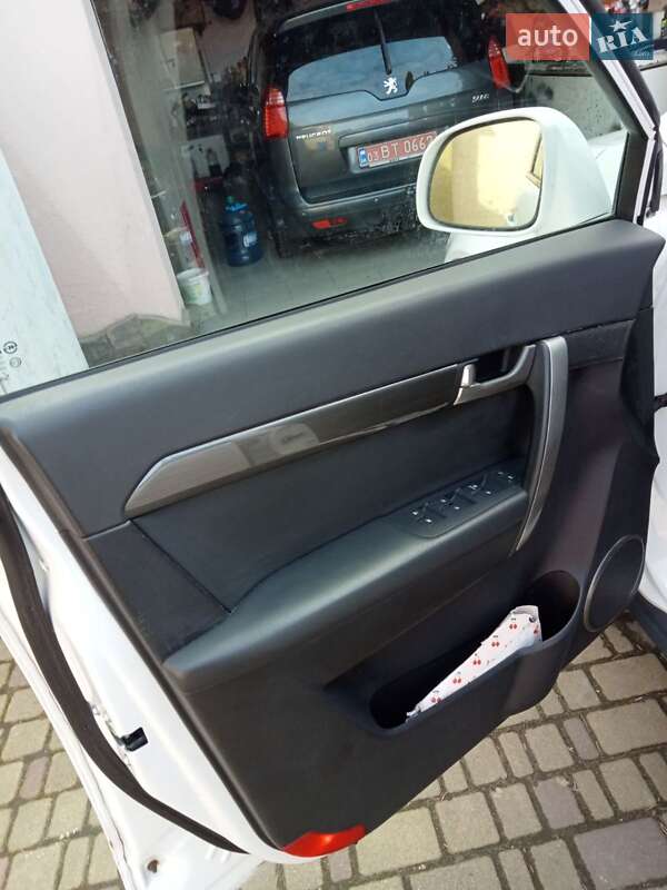 Внедорожник / Кроссовер Chevrolet Captiva 2010 в Луцке