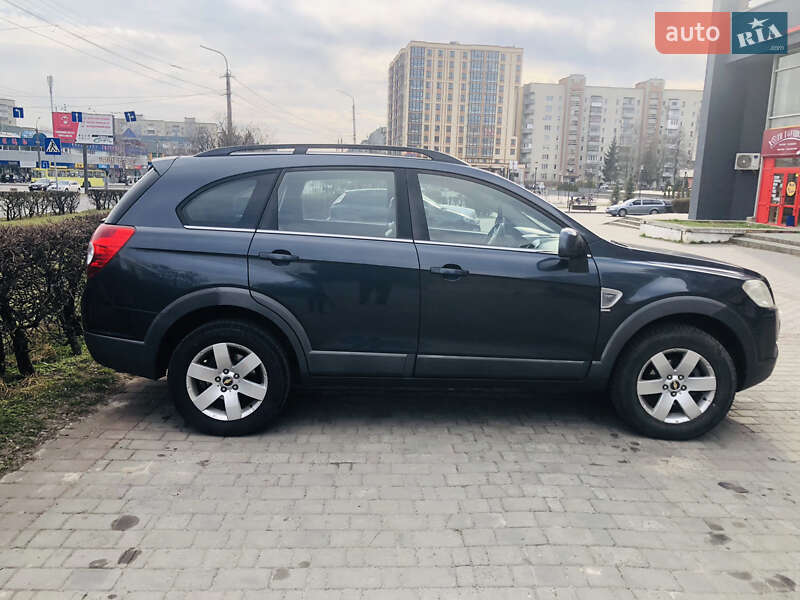 Позашляховик / Кросовер Chevrolet Captiva 2009 в Луцьку