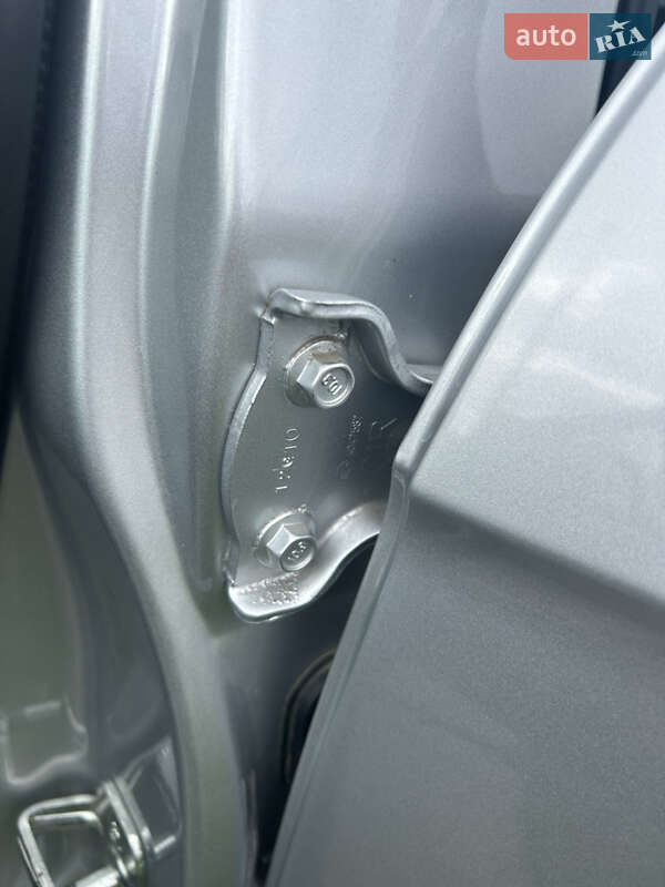 Внедорожник / Кроссовер Chevrolet Captiva 2012 в Черкассах фото 28 Внедорожник / Кроссовер Chevrolet Captiva 2012 в Черкассах