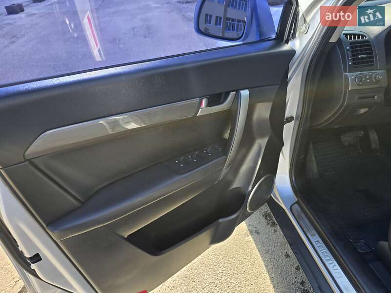 Позашляховик / Кросовер Chevrolet Captiva 2010 в Києві