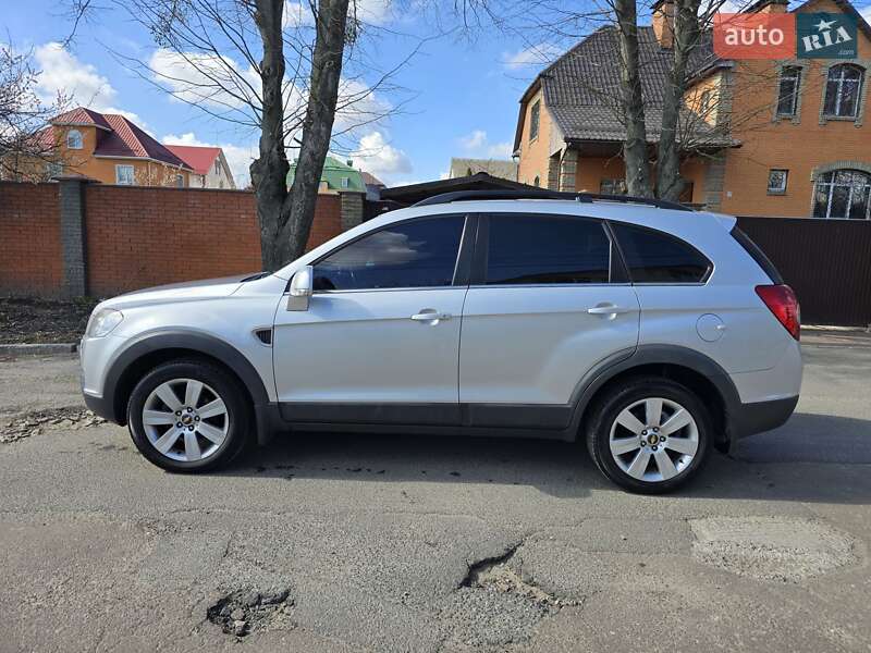 Позашляховик / Кросовер Chevrolet Captiva 2010 в Києві
