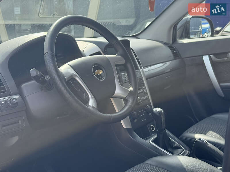 Внедорожник / Кроссовер Chevrolet Captiva 2010 в Ровно