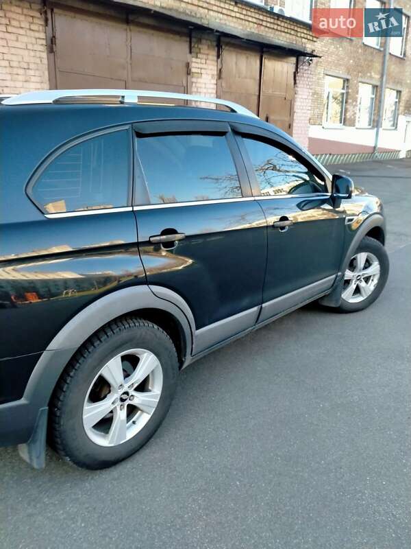 Позашляховик / Кросовер Chevrolet Captiva 2011 в Києві