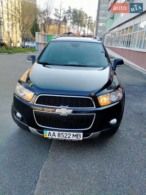 Позашляховик / Кросовер Chevrolet Captiva 2011 в Києві