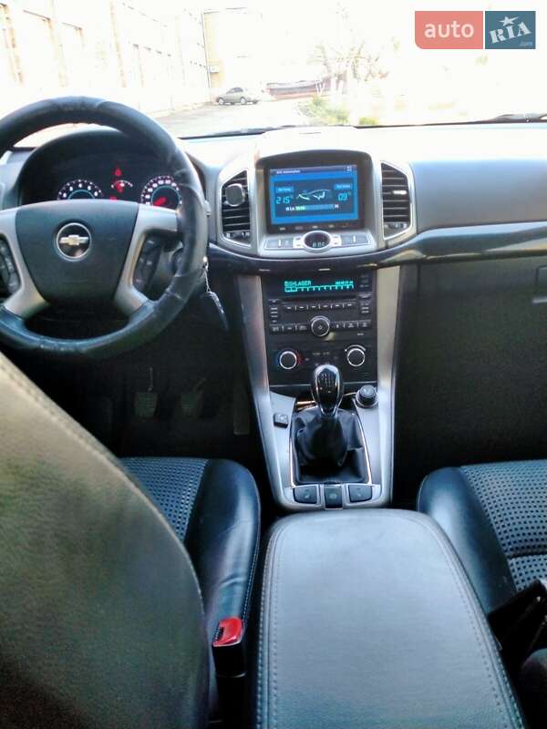 Позашляховик / Кросовер Chevrolet Captiva 2011 в Києві