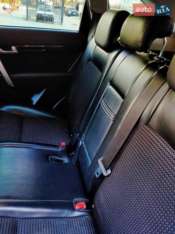 Позашляховик / Кросовер Chevrolet Captiva 2011 в Києві