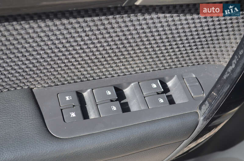Внедорожник / Кроссовер Chevrolet Captiva 2008 в Киеве