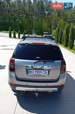 Позашляховик / Кросовер Chevrolet Captiva 2010 в 