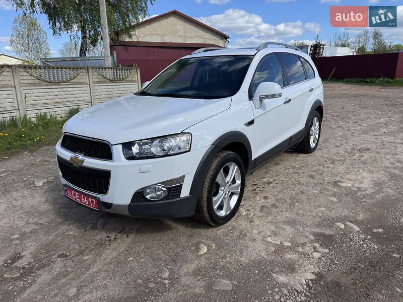 Внедорожник / Кроссовер Chevrolet Captiva 2012 в 