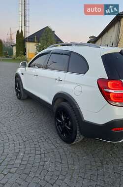 Позашляховик / Кросовер Chevrolet Captiva 2013 в 
